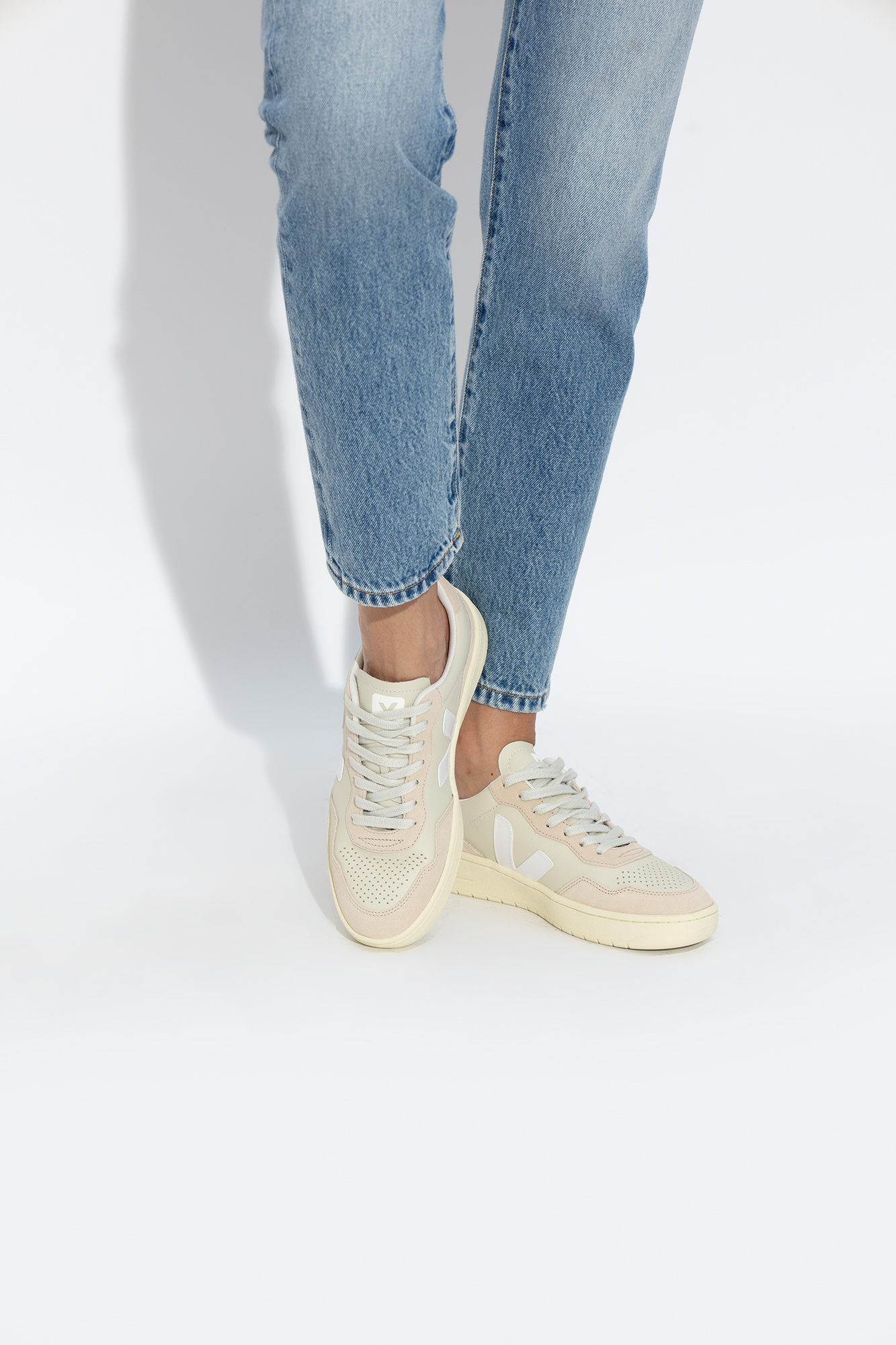 スニーカー V-15 Sneakers - Veja - White/Beige - Leather Amazon.com | Veja Women's V-15 Sneakers, Extra-White/Natural